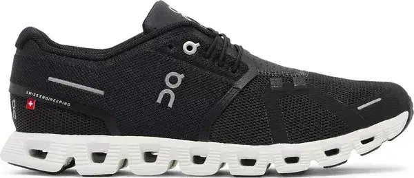On Running Cloud 5 Black White On Running - Shoe size: UK 7 Sneakers | Shop From The Mirage