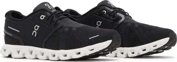 On Running Cloud 5 Black White On Running - Shoe size: UK 7 Sneakers | Shop From The Mirage