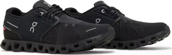 On Running Cloud 5 All Black On Running - Shoe size: UK 7 Sneakers | Shop From The Mirage