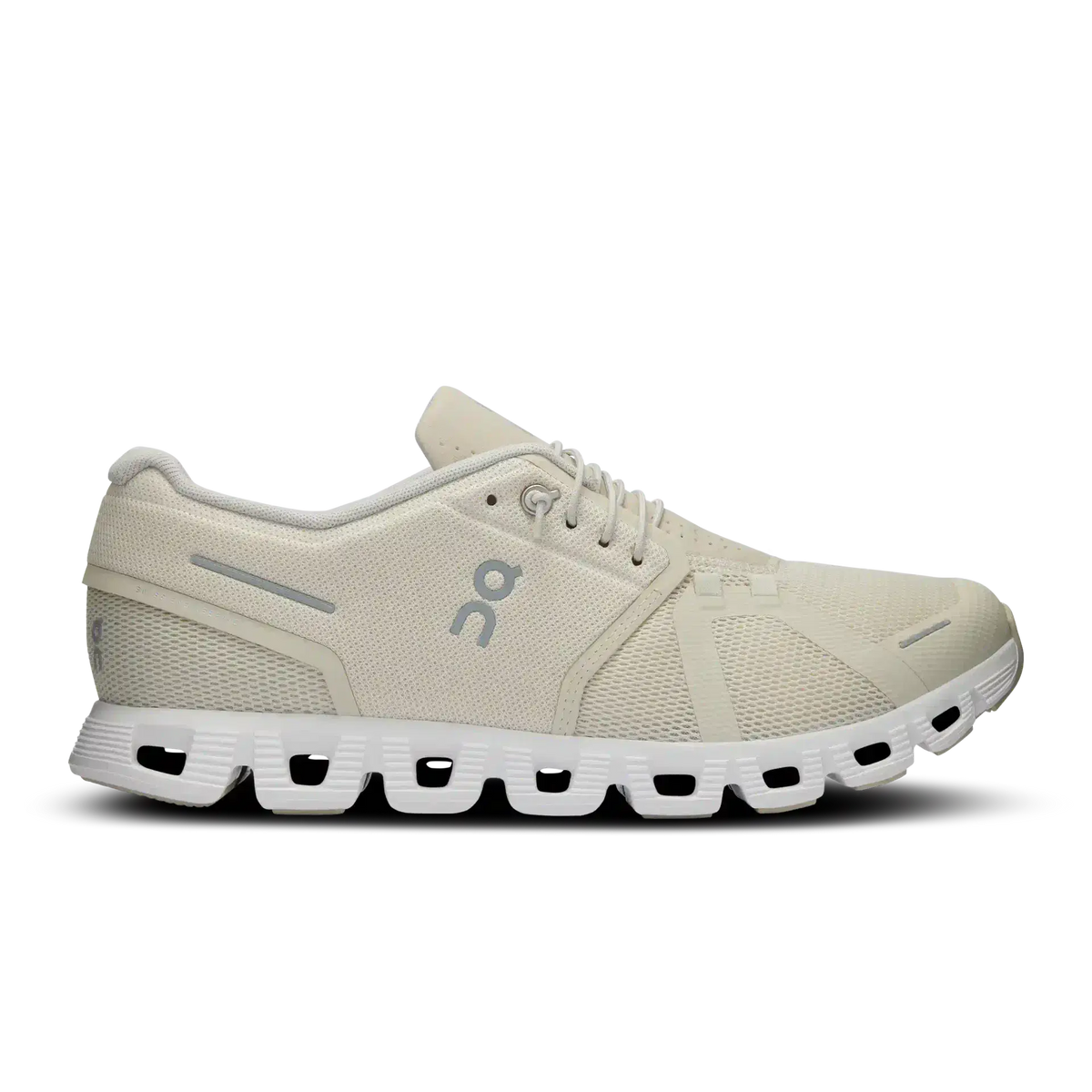 On Running Cloud 5 Cream Sand On Running - Shoe size: UK 7 Sneakers | Shop From The Mirage
