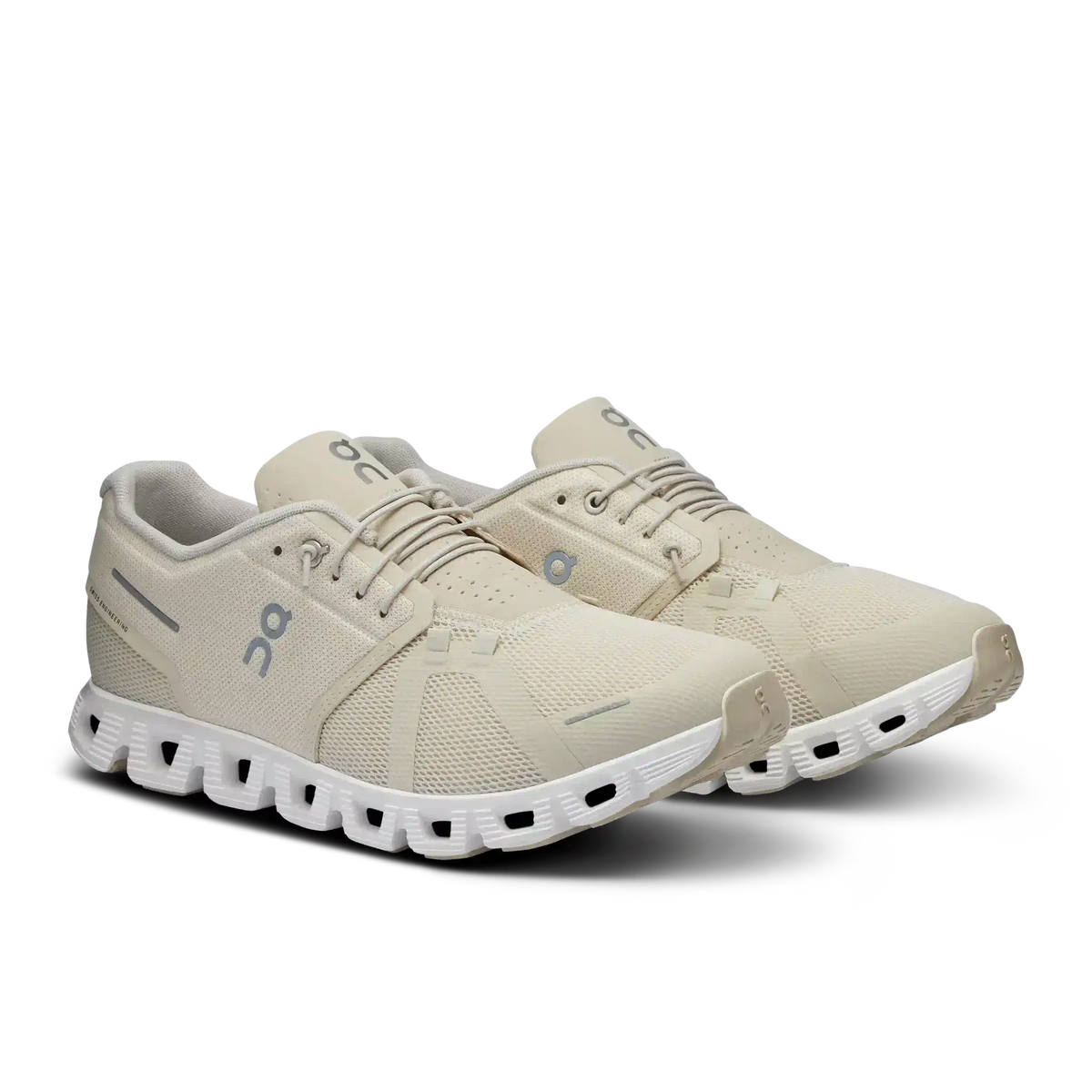On Running Cloud 5 Cream Sand On Running - Shoe size: UK 7 Sneakers | Shop From The Mirage
